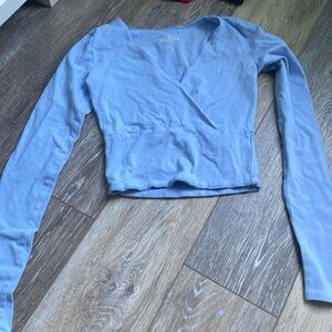 Hollister cross cross v-neck long sleeve